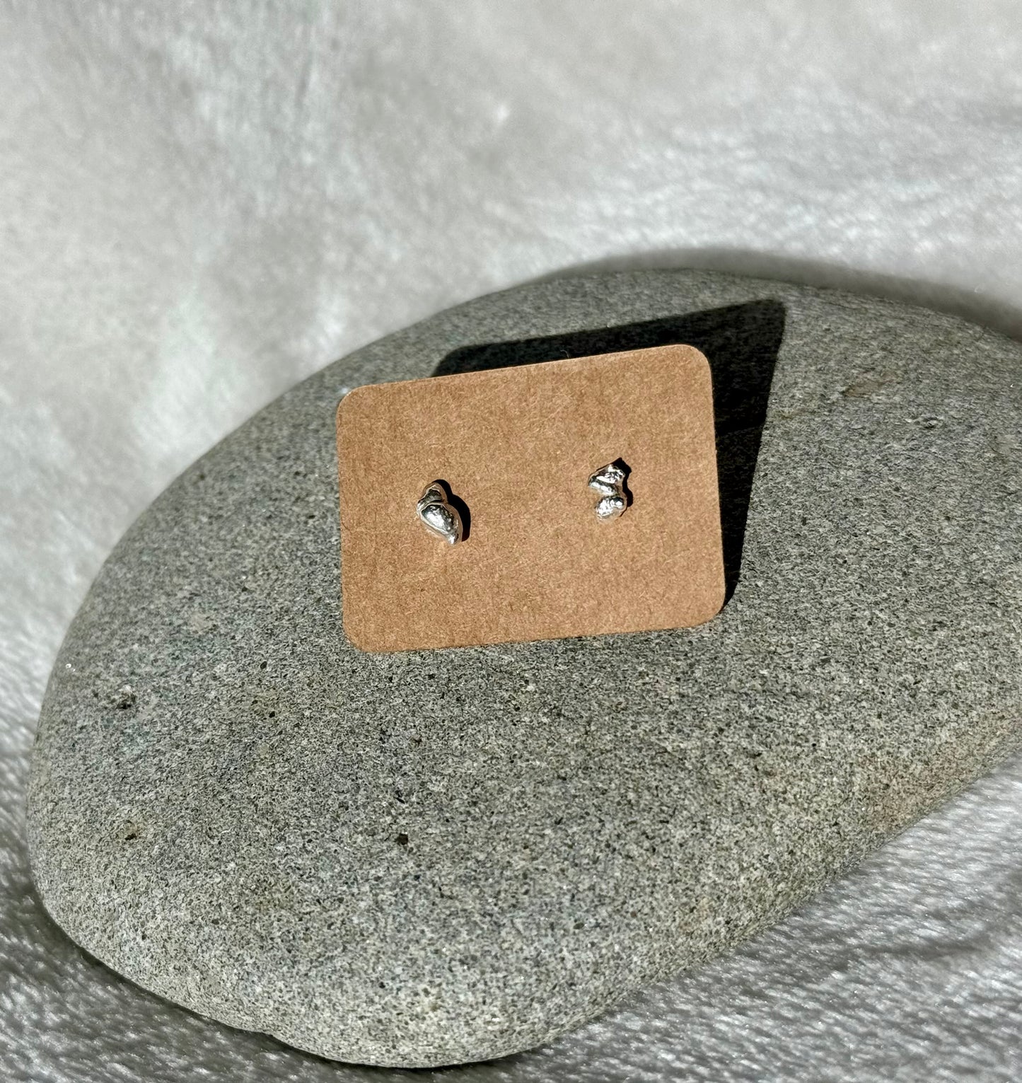 Free form cast studs